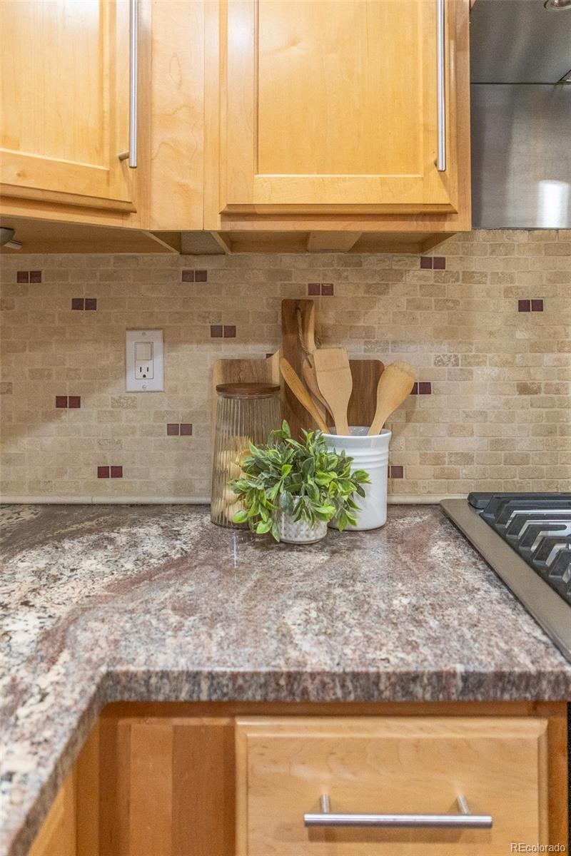4527 W 37th Avenue Unit: 4