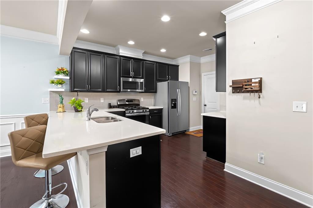 2573 Parkwood Cove Drive