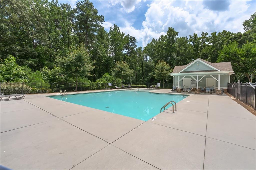2573 Parkwood Cove Drive