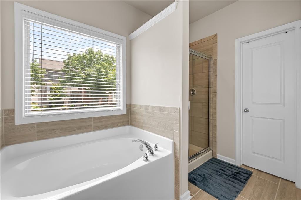 2573 Parkwood Cove Drive
