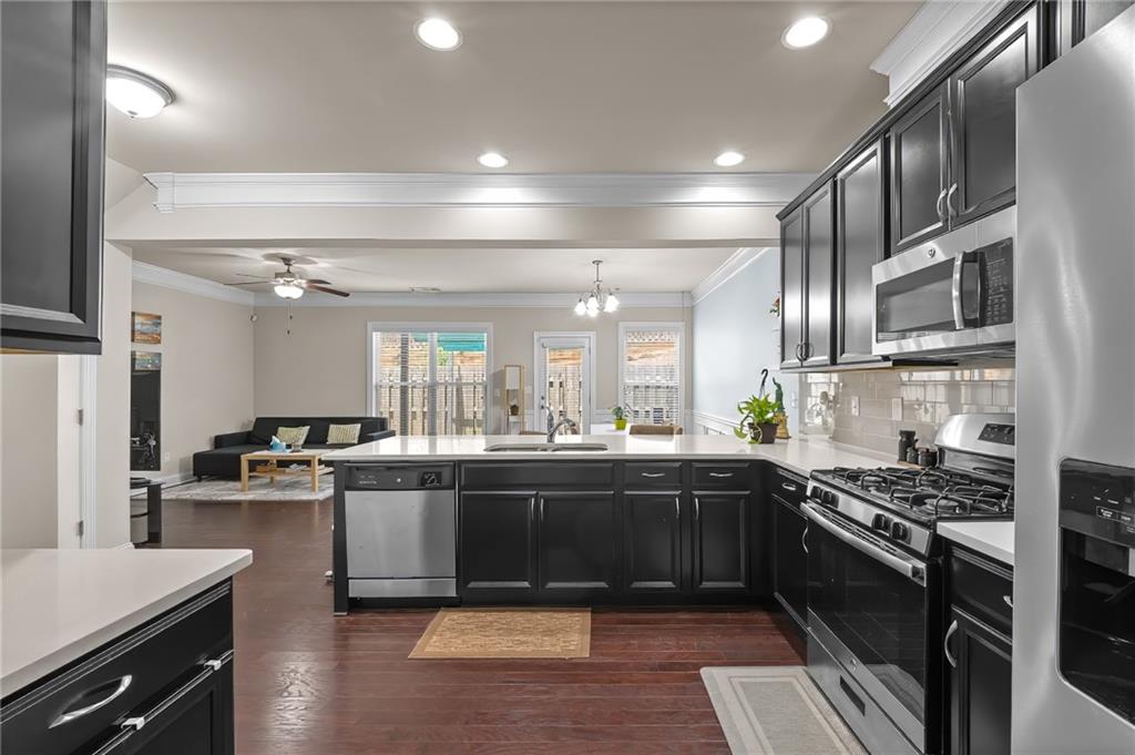2573 Parkwood Cove Drive