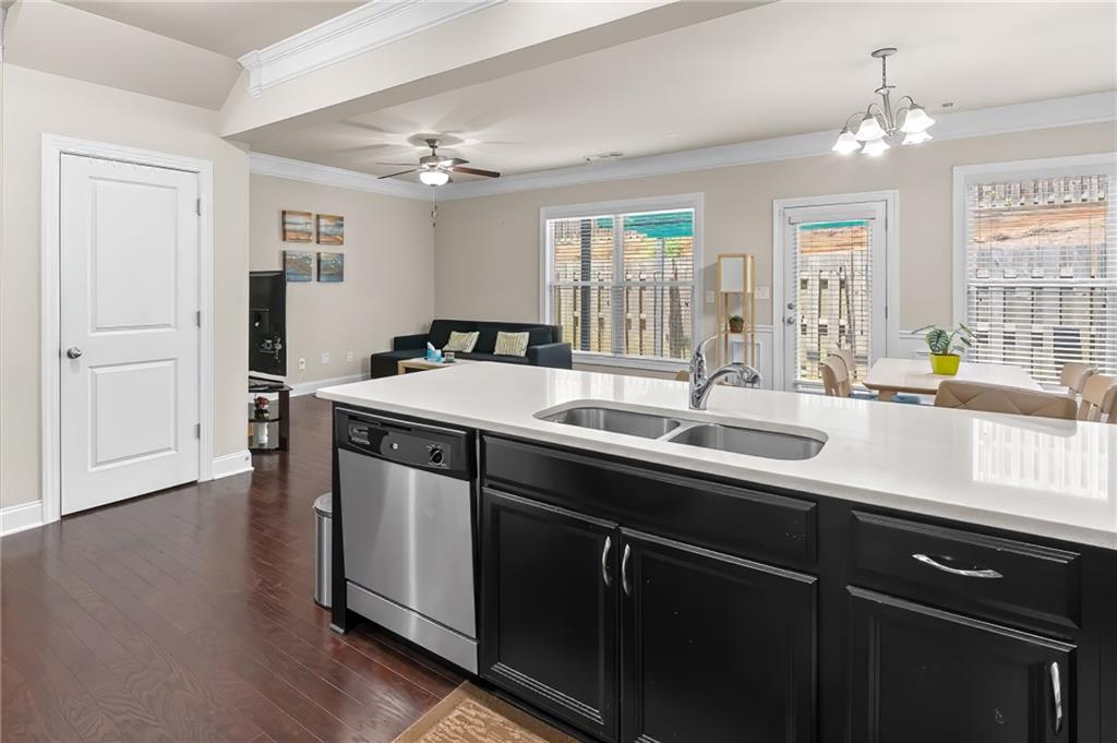 2573 Parkwood Cove Drive