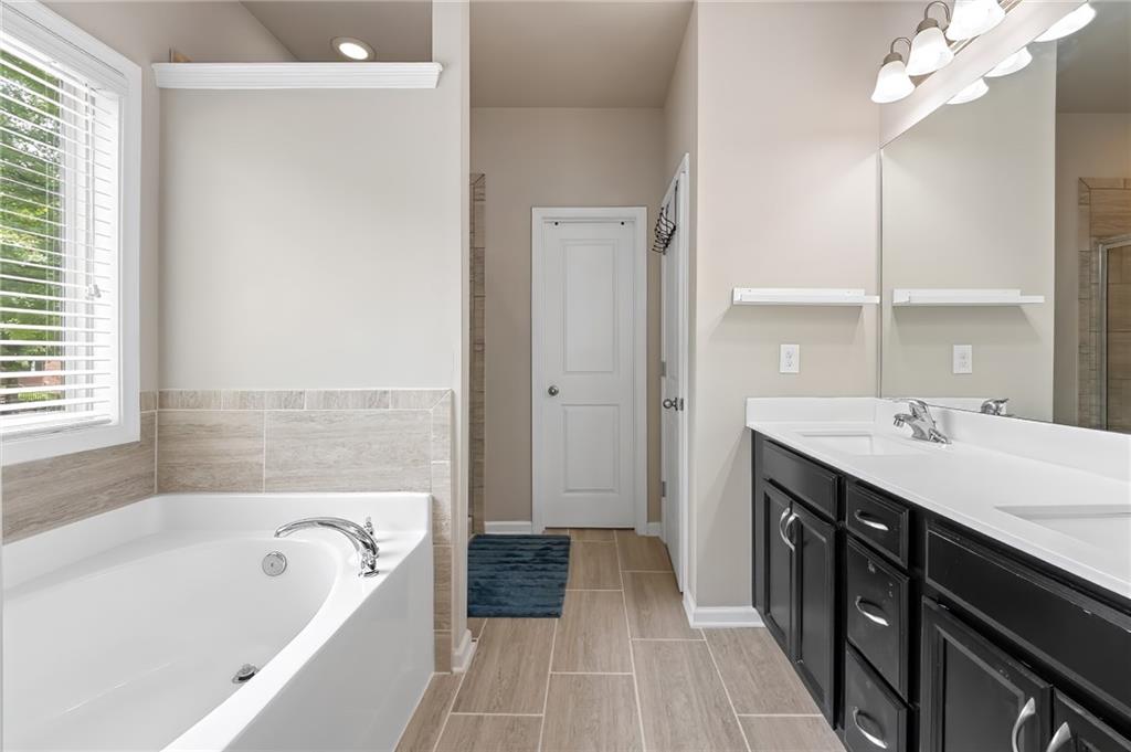 2573 Parkwood Cove Drive