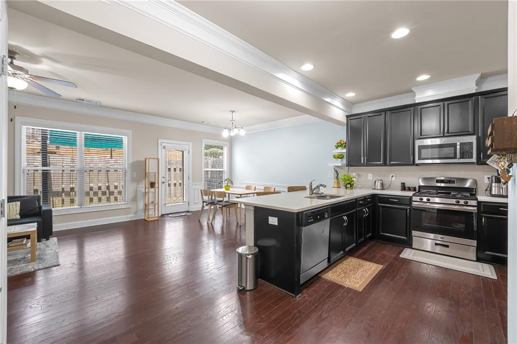 2573 Parkwood Cove Drive