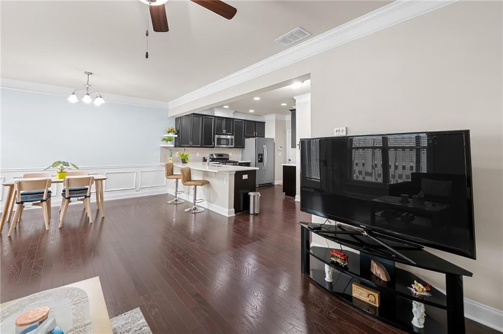 2573 Parkwood Cove Drive
