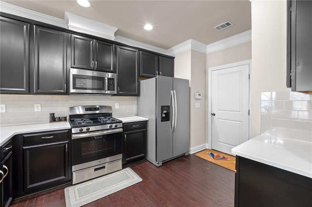 2573 Parkwood Cove Drive