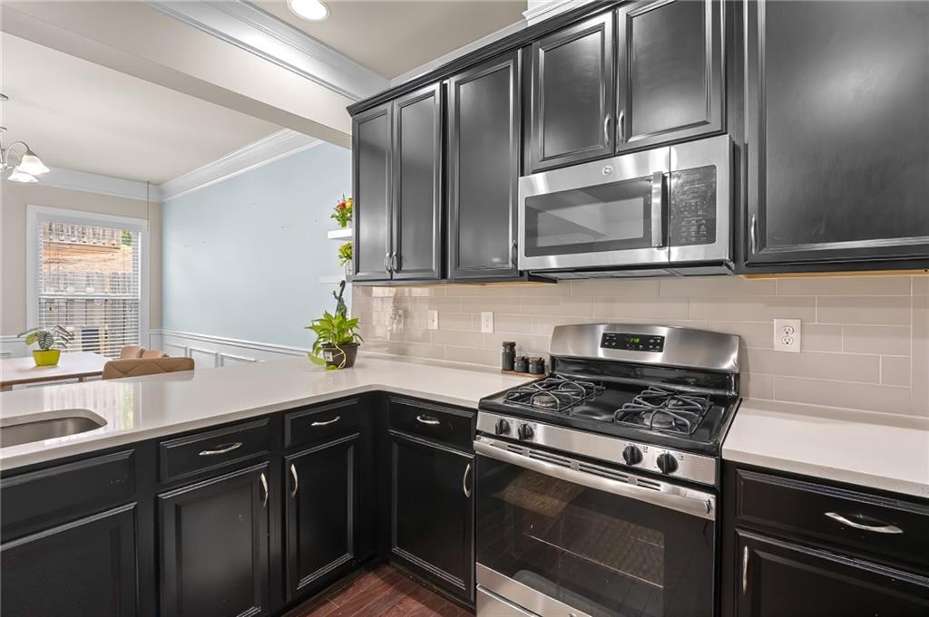 2573 Parkwood Cove Drive