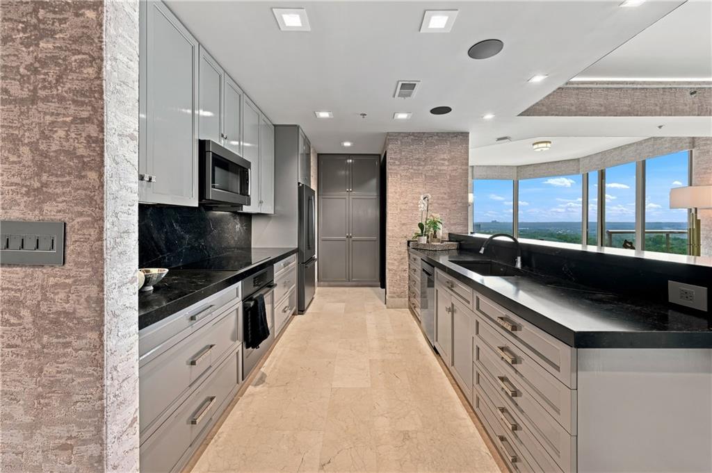 2795 Peachtree Road NE Unit 1608