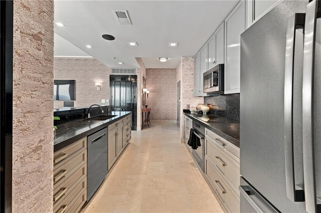 2795 Peachtree Road NE Unit 1608