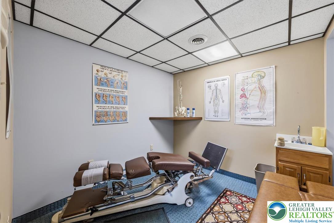 402 West Moorestown Road