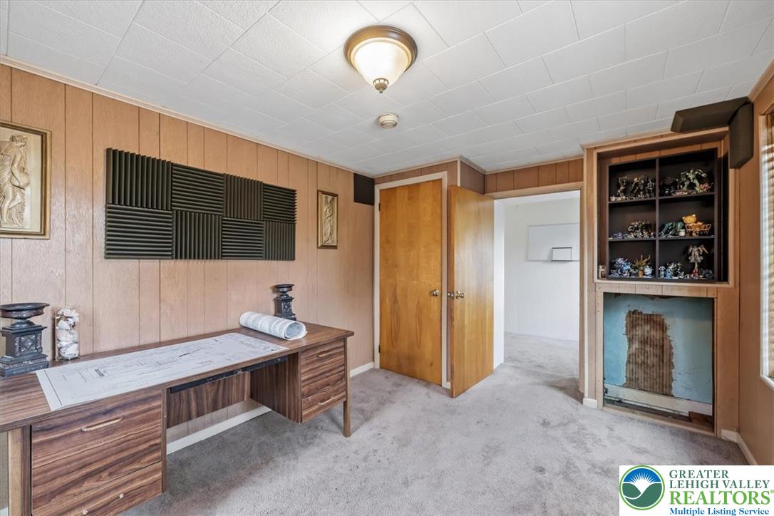 402 West Moorestown Road