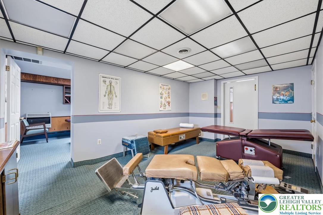 402 West Moorestown Road