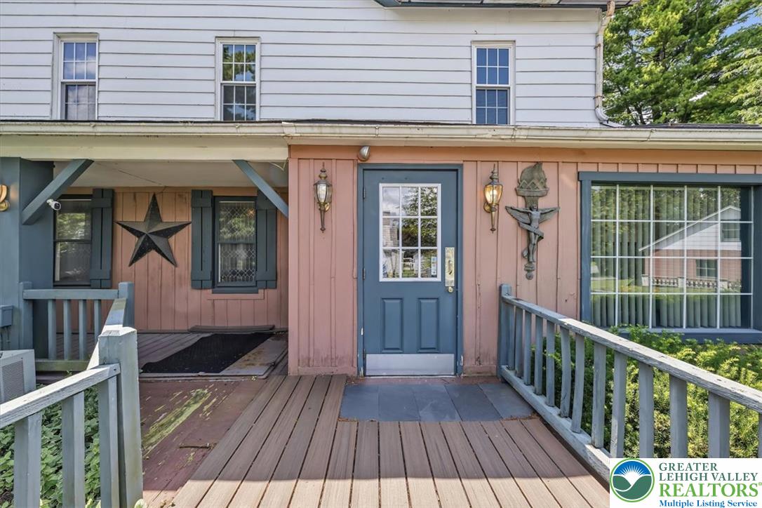 402 West Moorestown Road