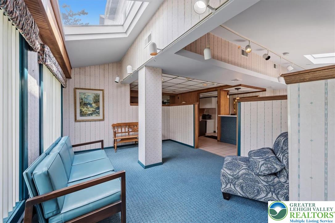 402 West Moorestown Road
