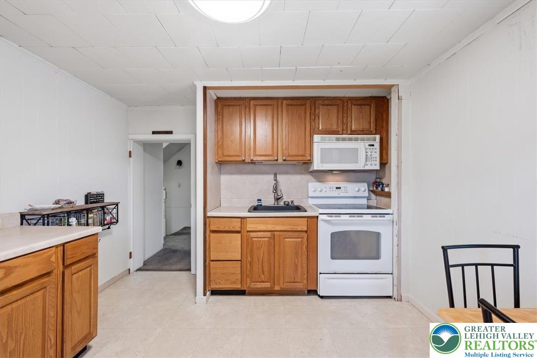 402 West Moorestown Road