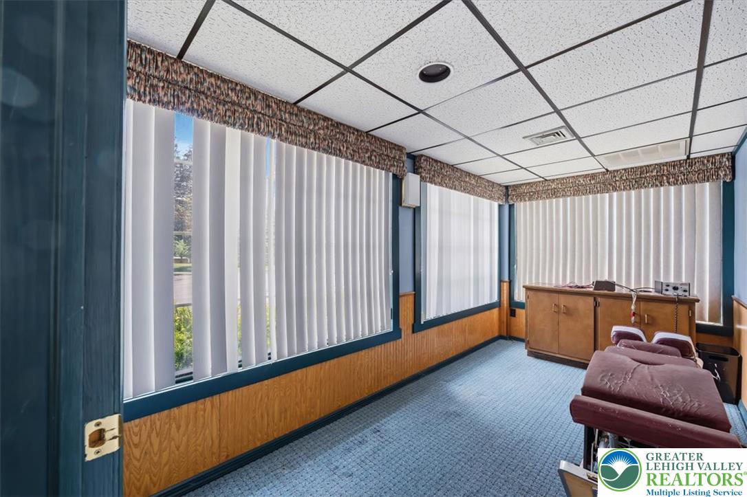 402 West Moorestown Road