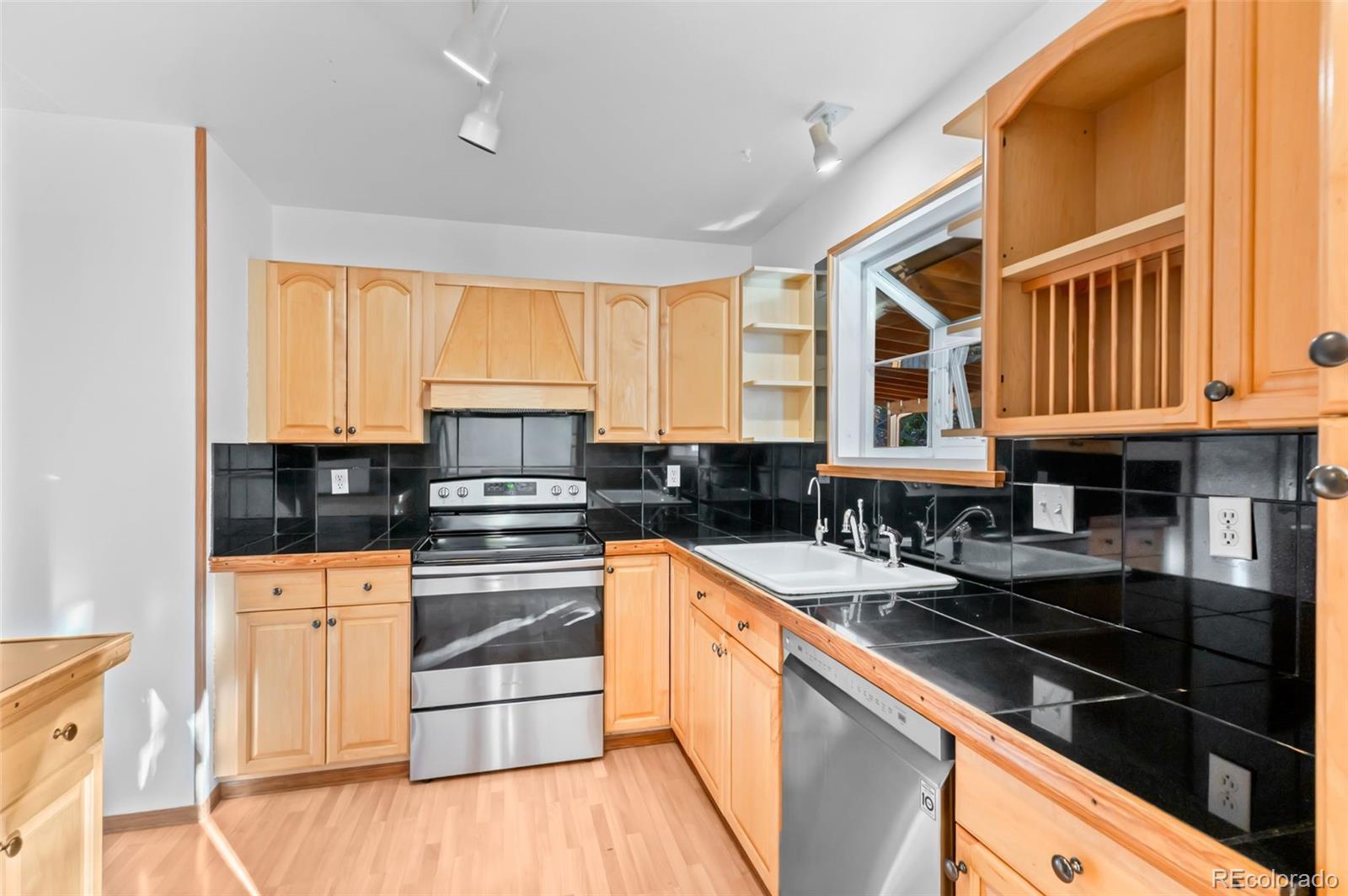 804 Oakwood Drive