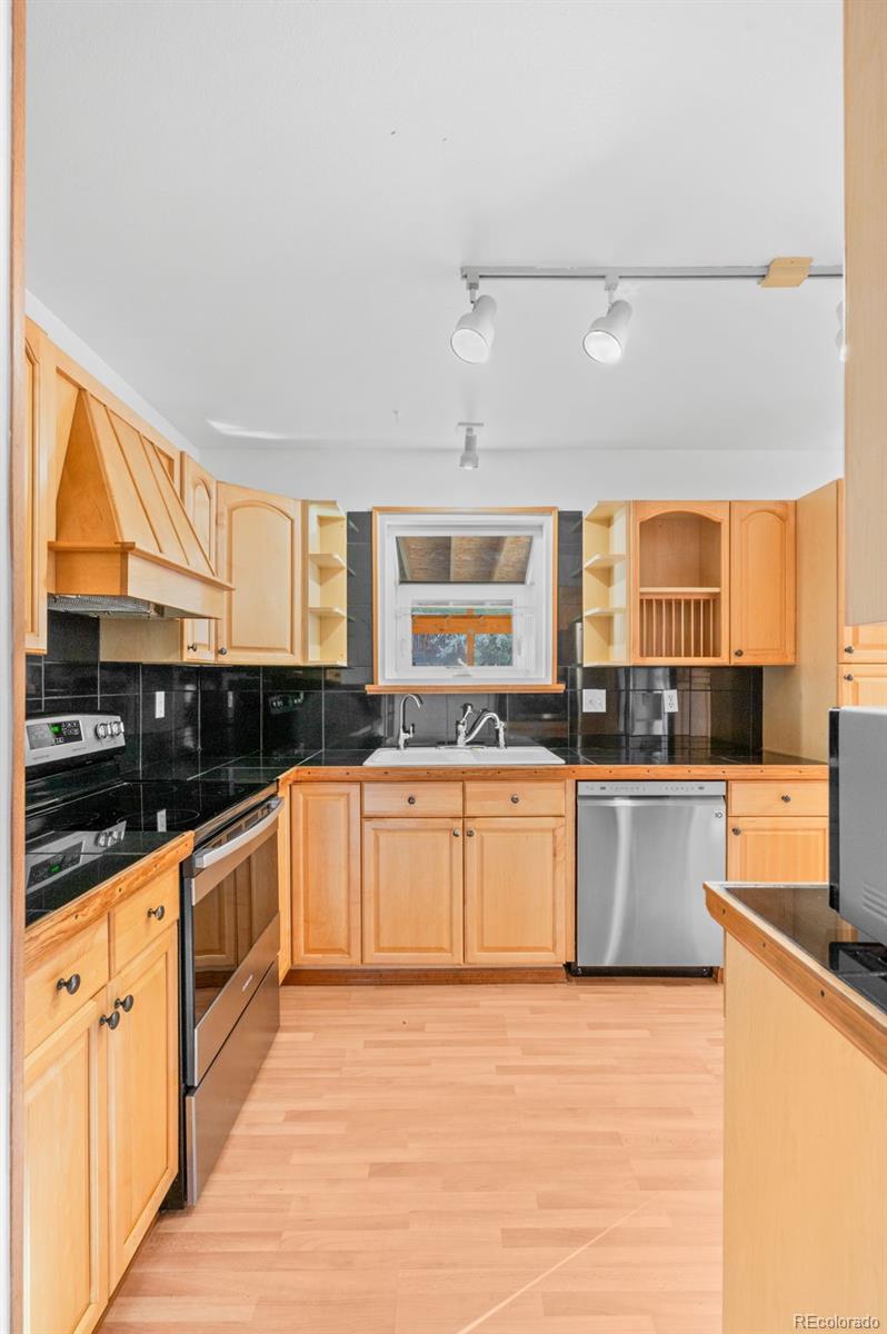 804 Oakwood Drive
