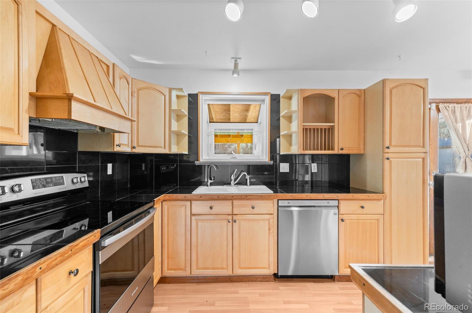 804 Oakwood Drive