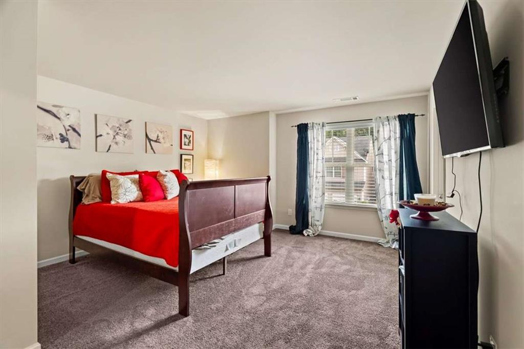 36 Grampian Way Unit 4