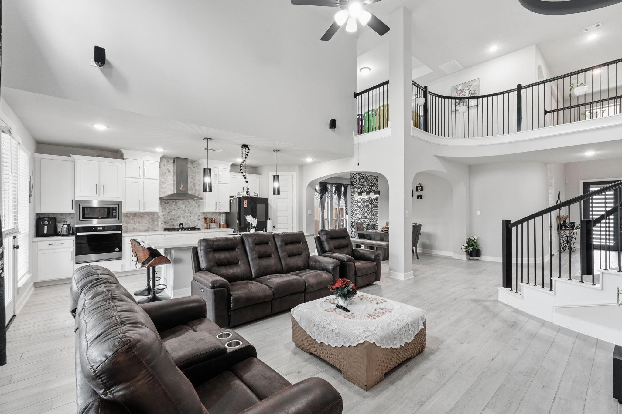 2842 Acacia Grove Drive