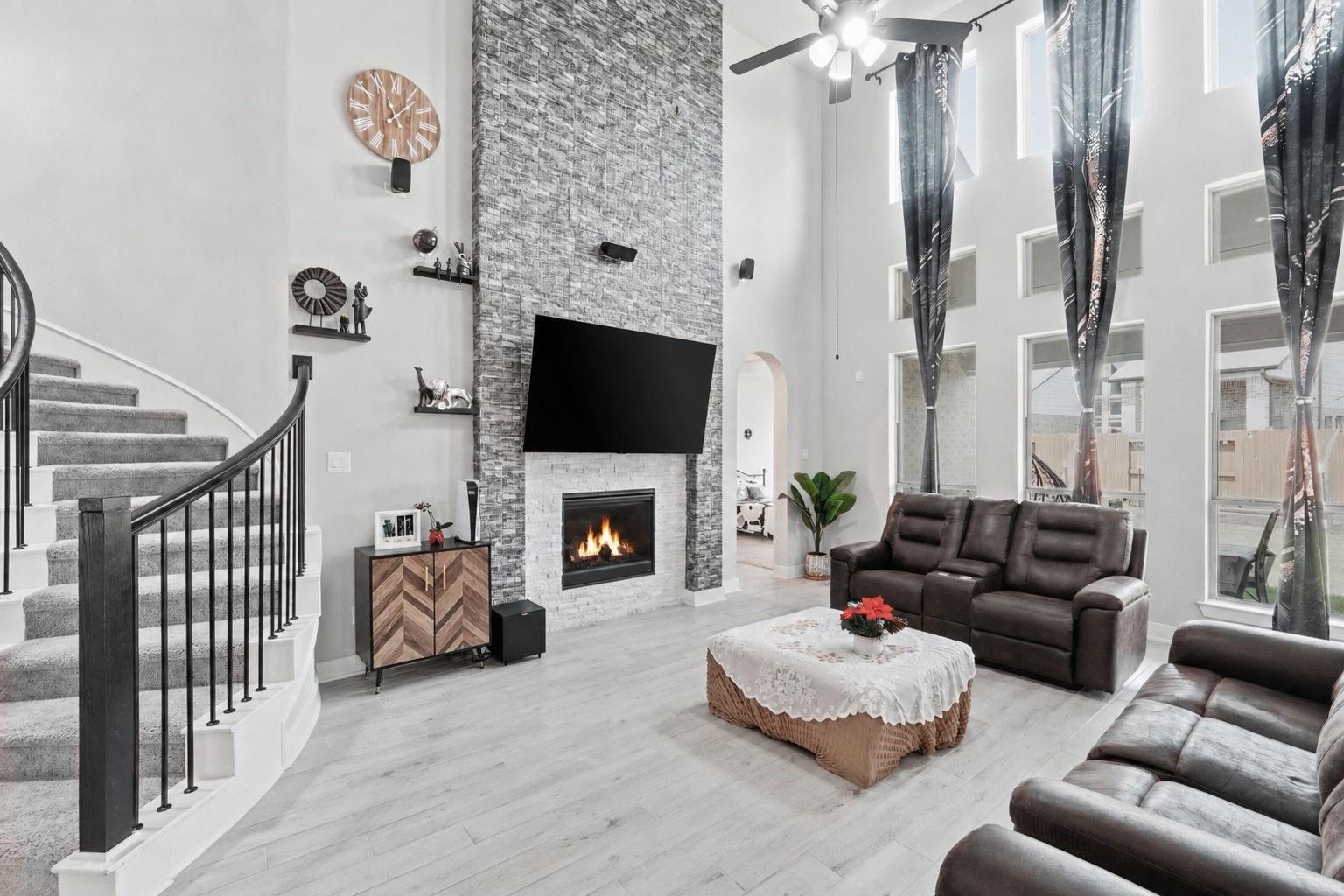 2842 Acacia Grove Drive