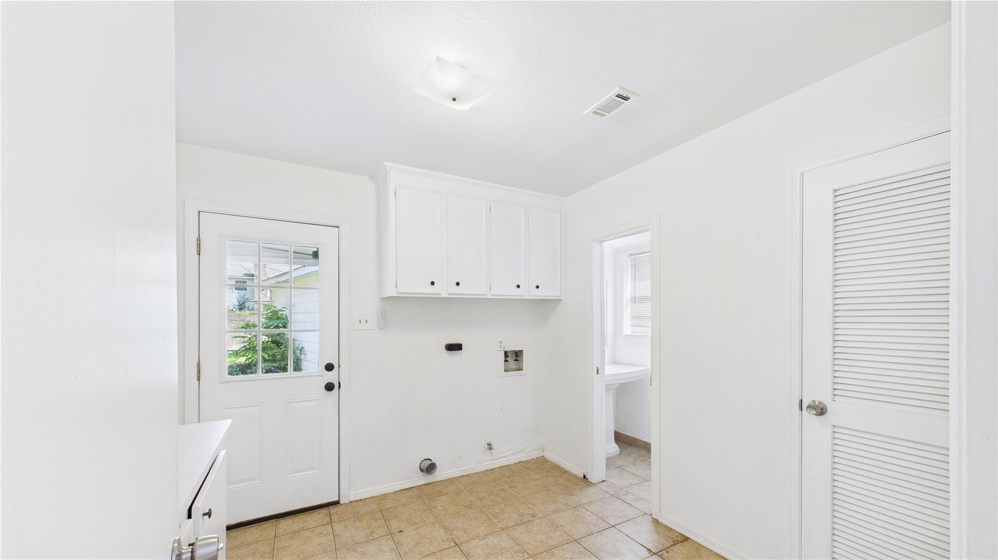 1107 Verret Lane
