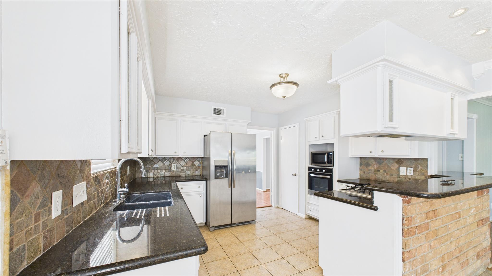 1107 Verret Lane