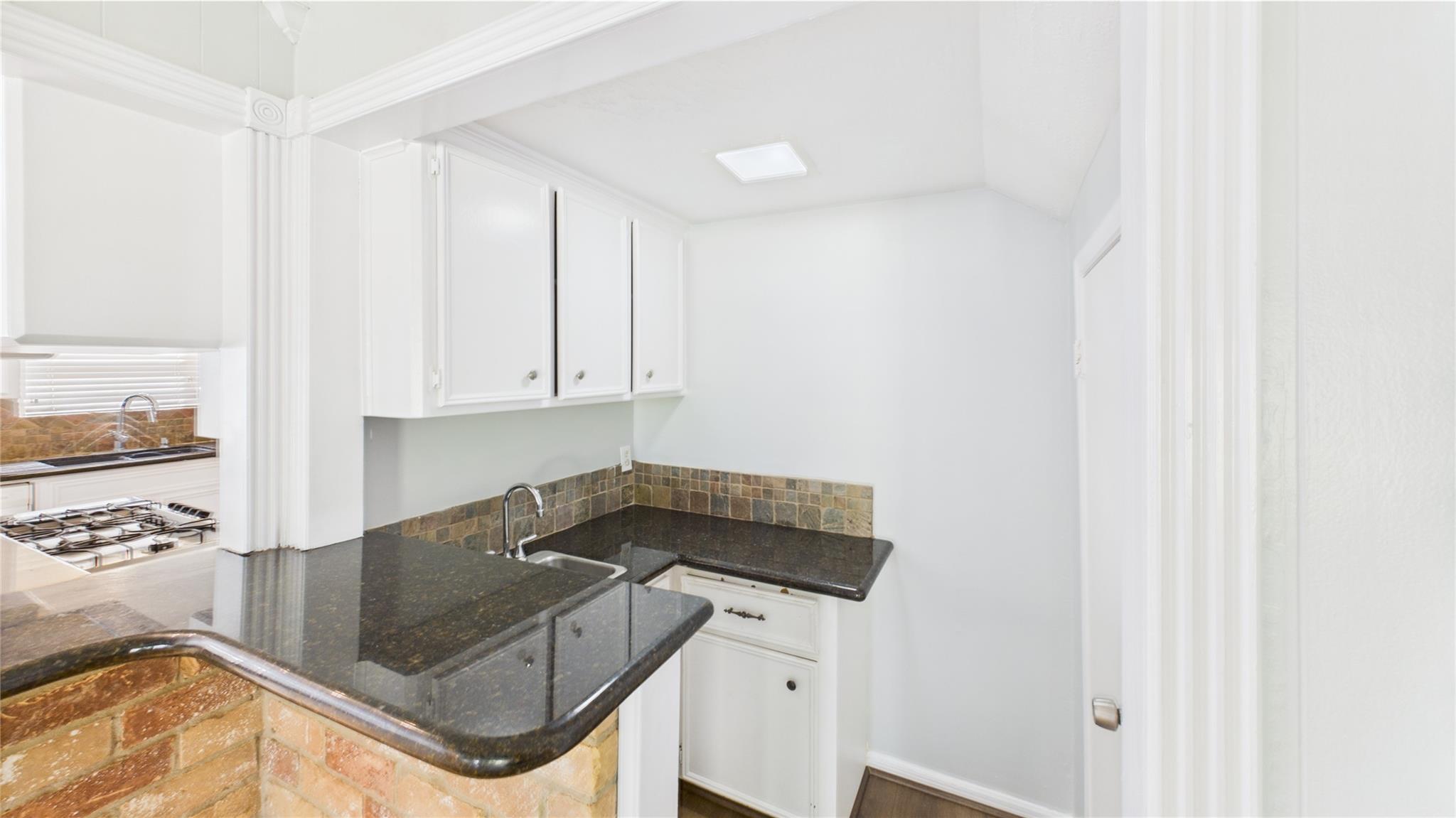 1107 Verret Lane