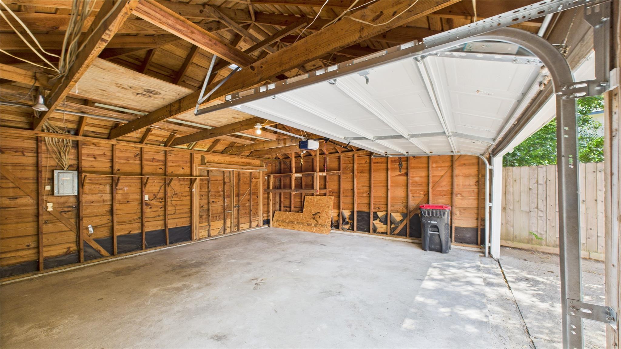 1107 Verret Lane
