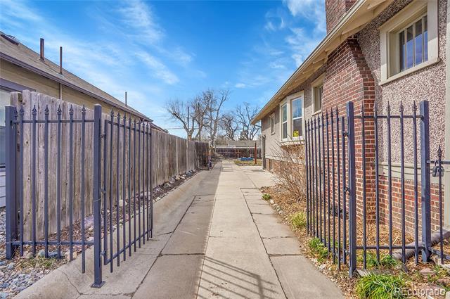 633 Lowell Boulevard