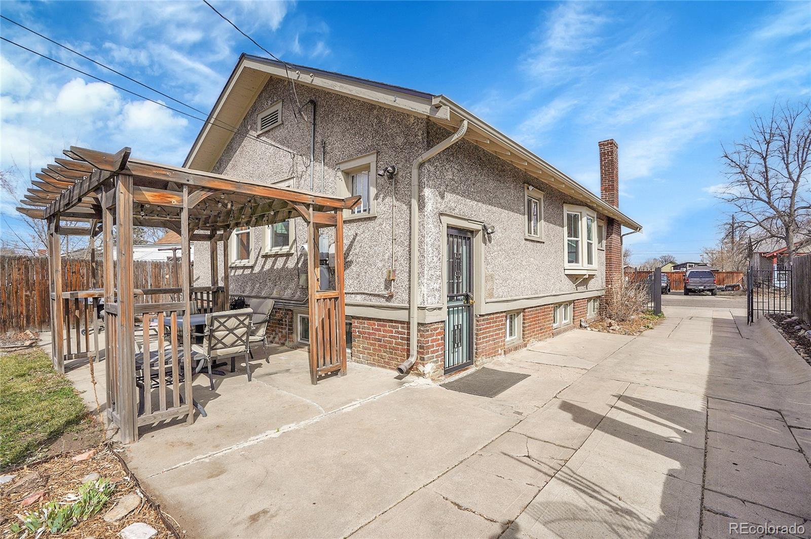 633 Lowell Boulevard