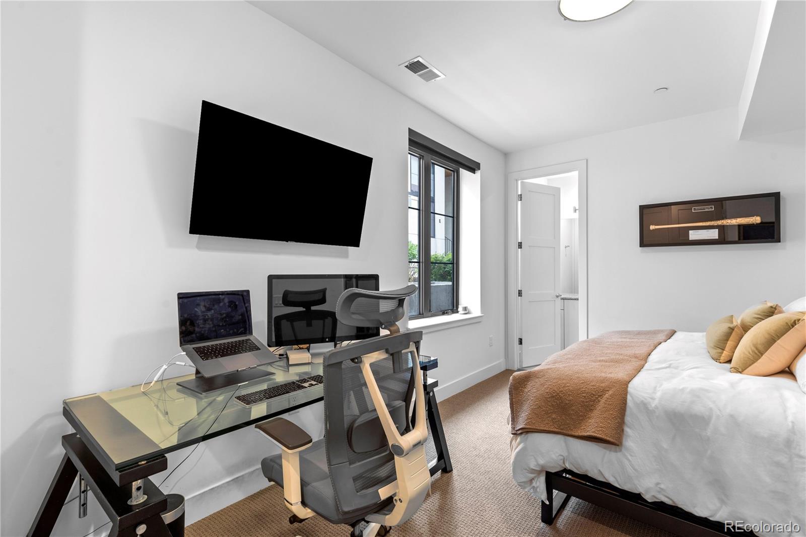 818 Ash Street Unit: 3