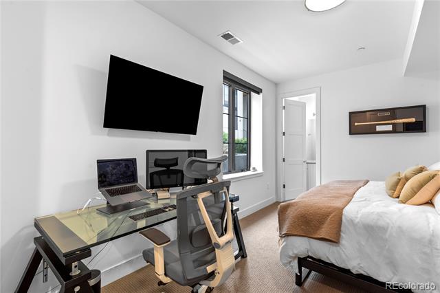 818 Ash Street Unit: 3