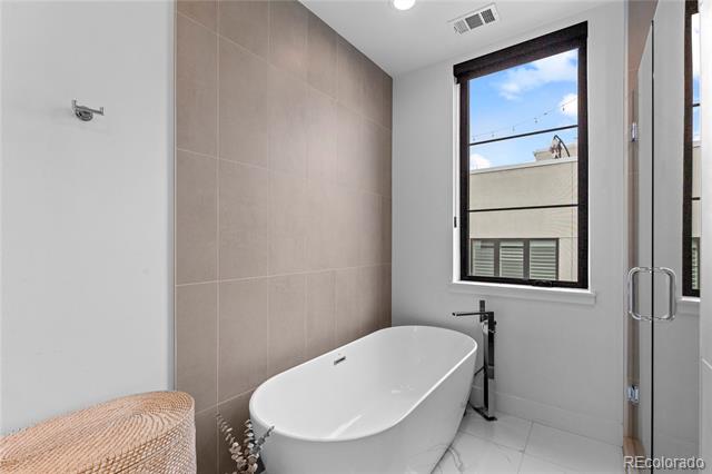 818 Ash Street Unit: 3