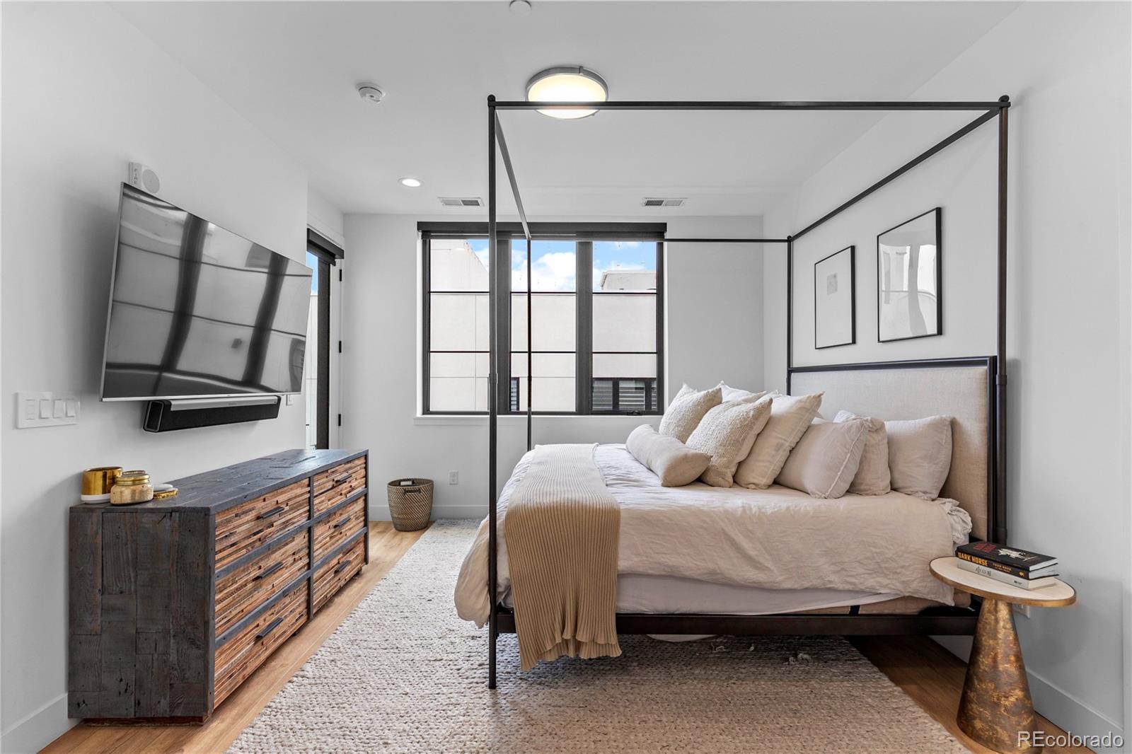 818 Ash Street Unit: 3