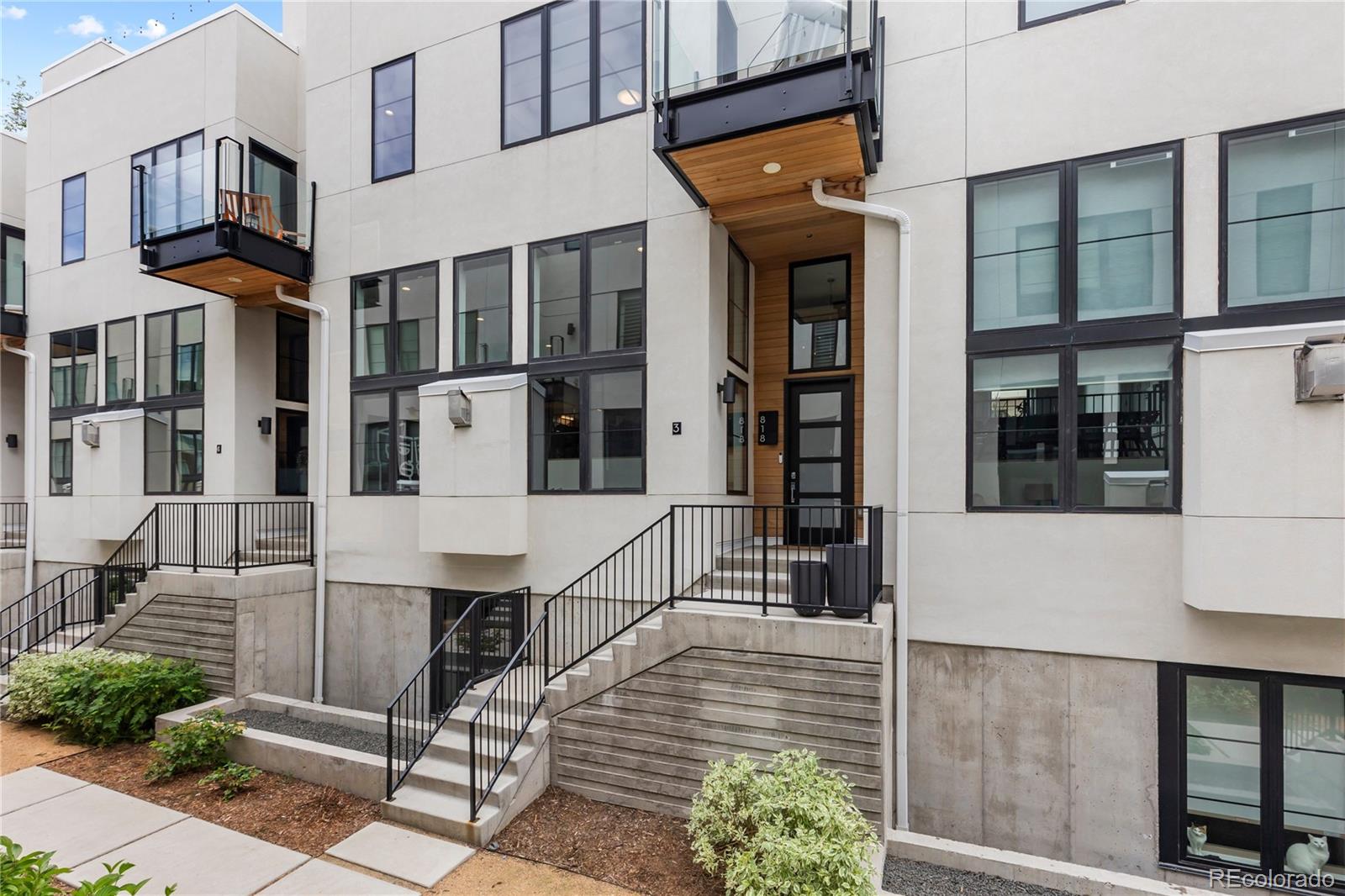 818 Ash Street Unit: 3