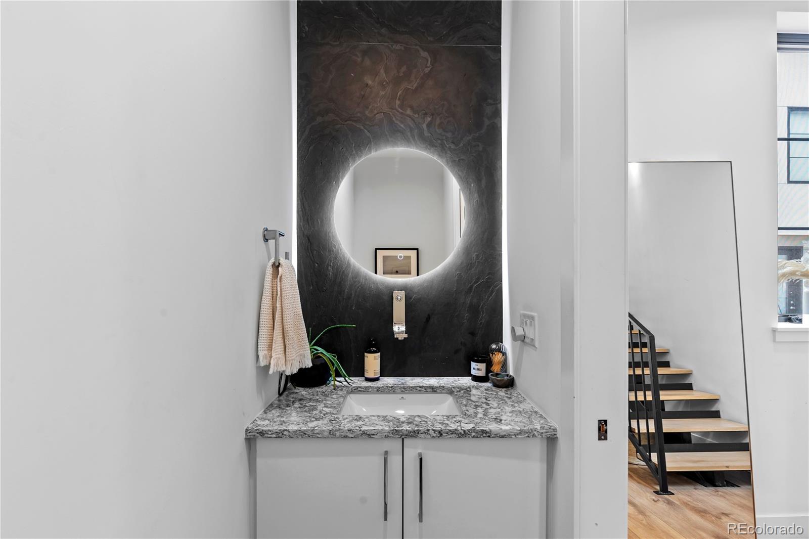 818 Ash Street Unit: 3