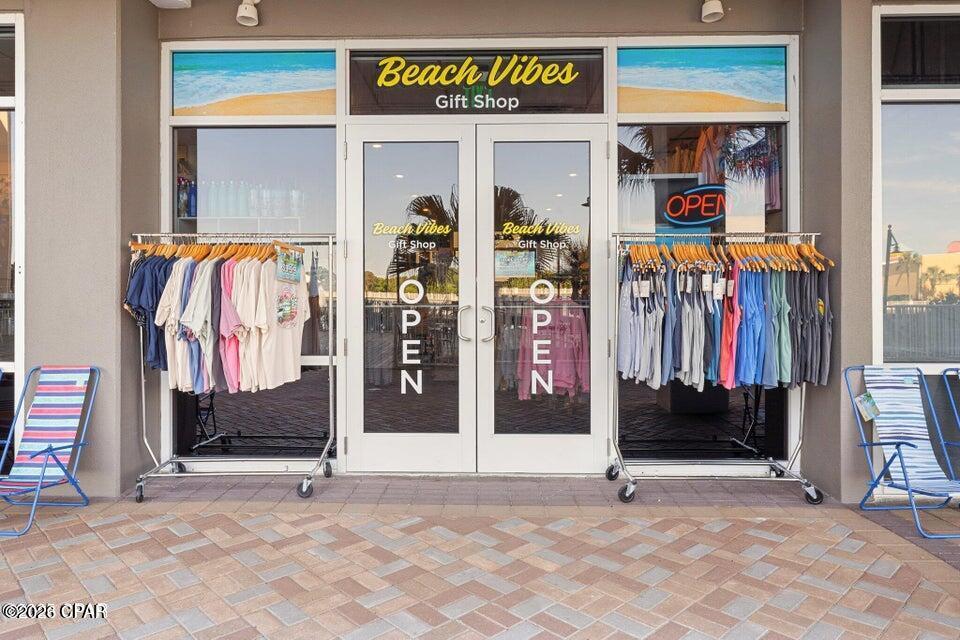 9860 S Thomas Drive 606