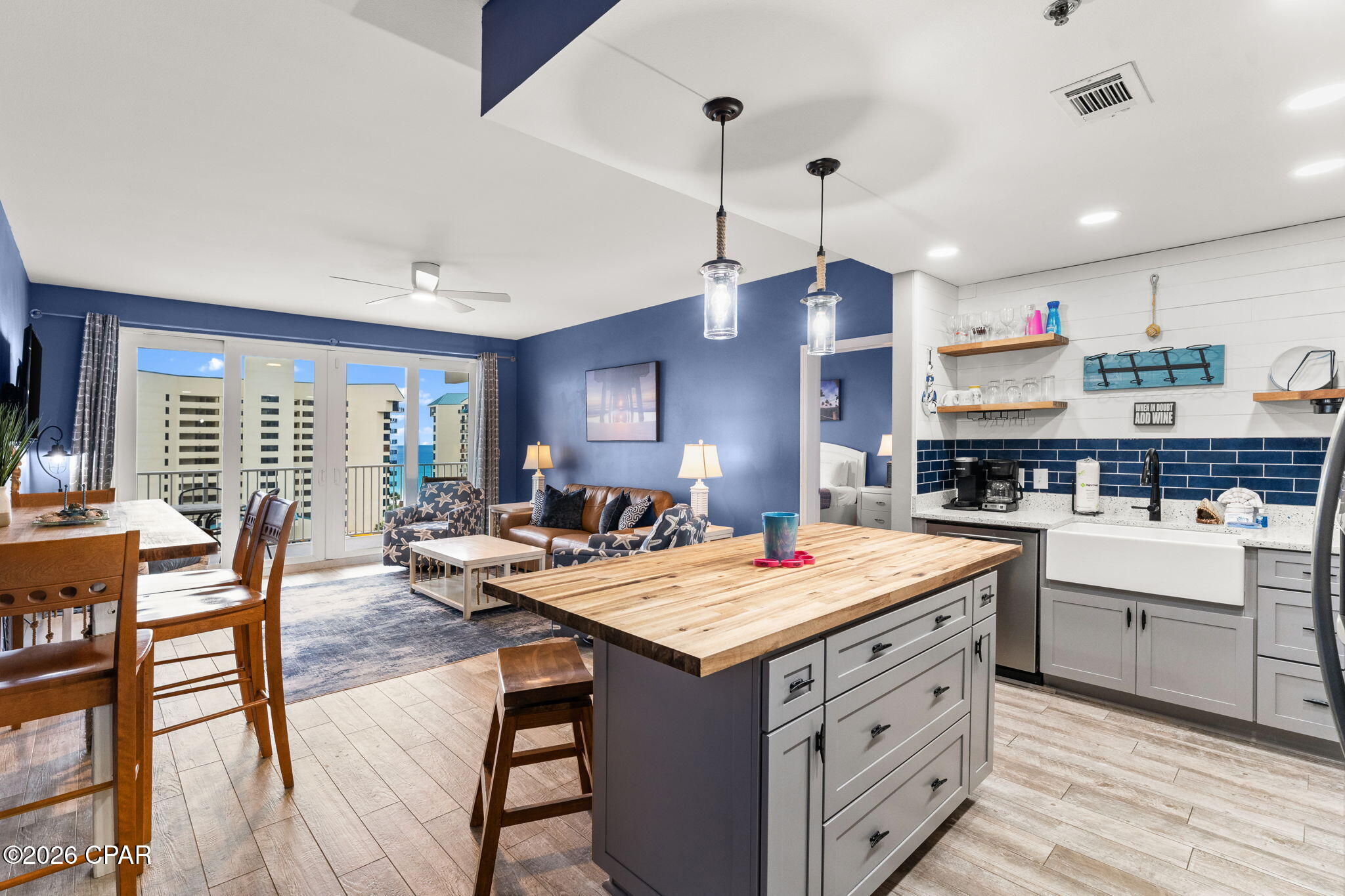 9860 S Thomas Drive 606