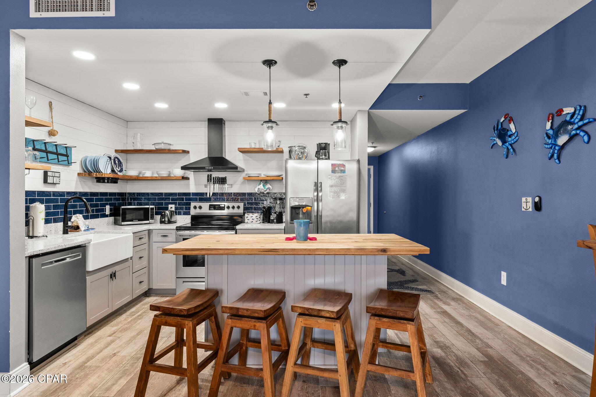 9860 S Thomas Drive 606