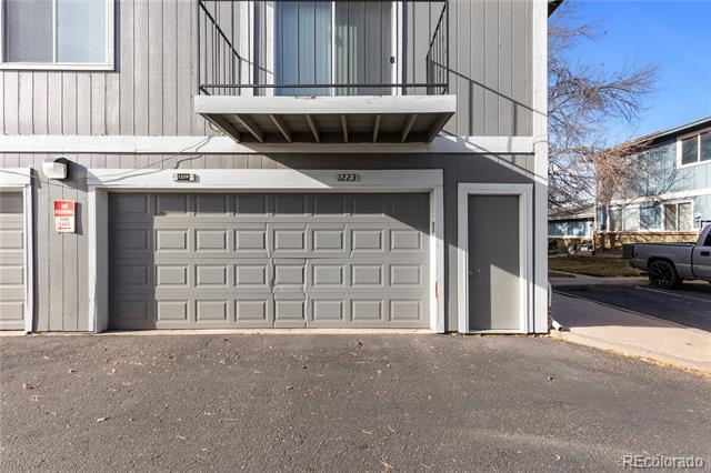 1223 S Wheeling Way