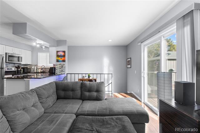 1223 S Wheeling Way