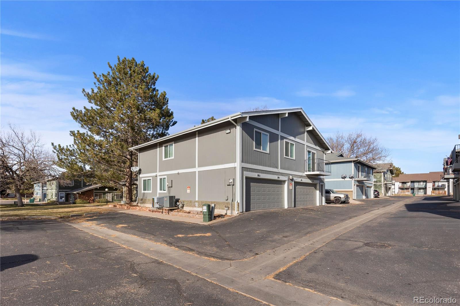 1223 S Wheeling Way