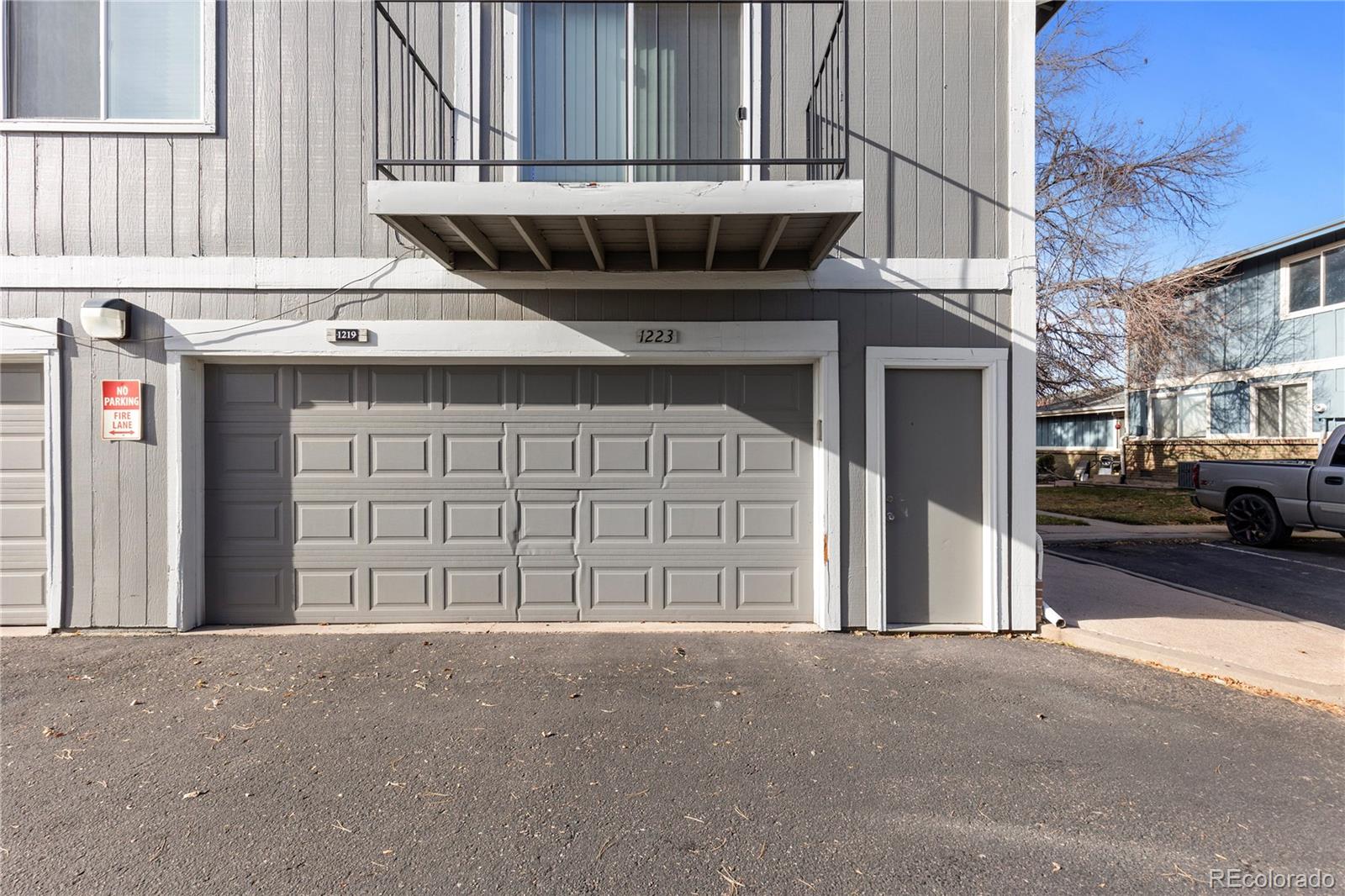 1223 S Wheeling Way