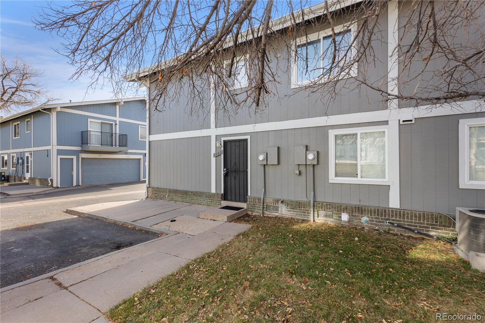 1223 S Wheeling Way