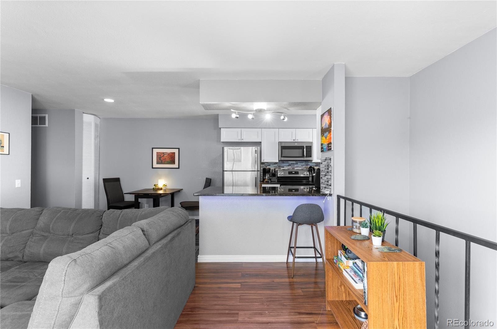 1223 S Wheeling Way