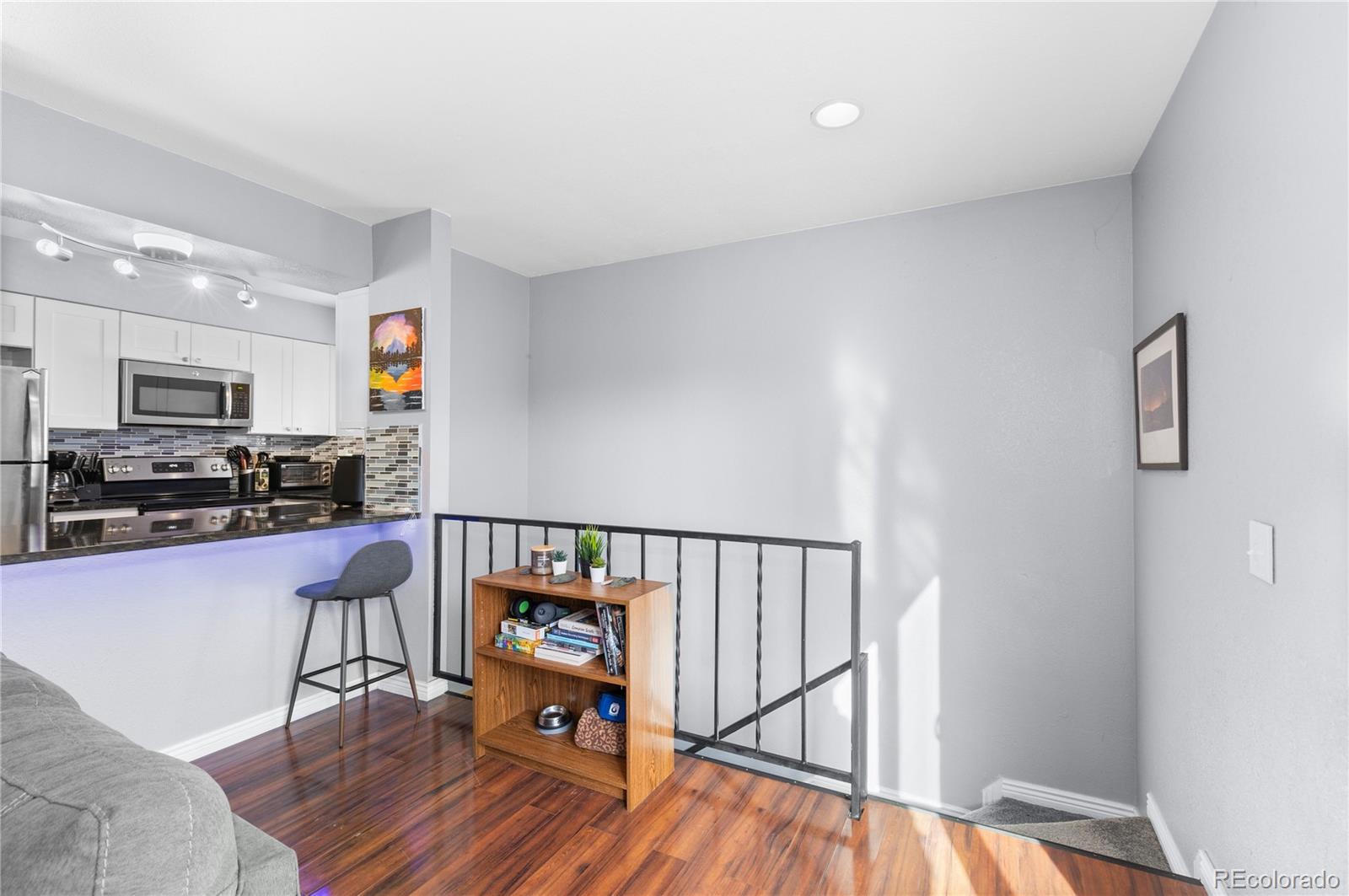 1223 S Wheeling Way