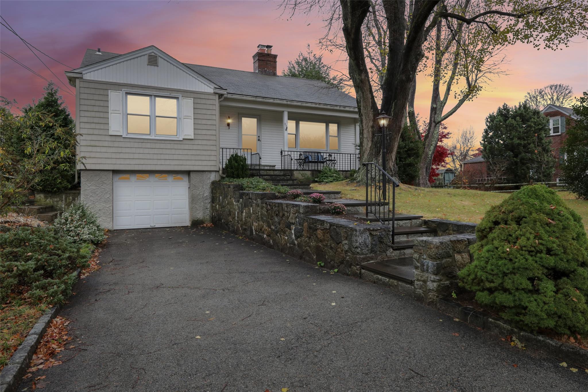338 Kelly Street