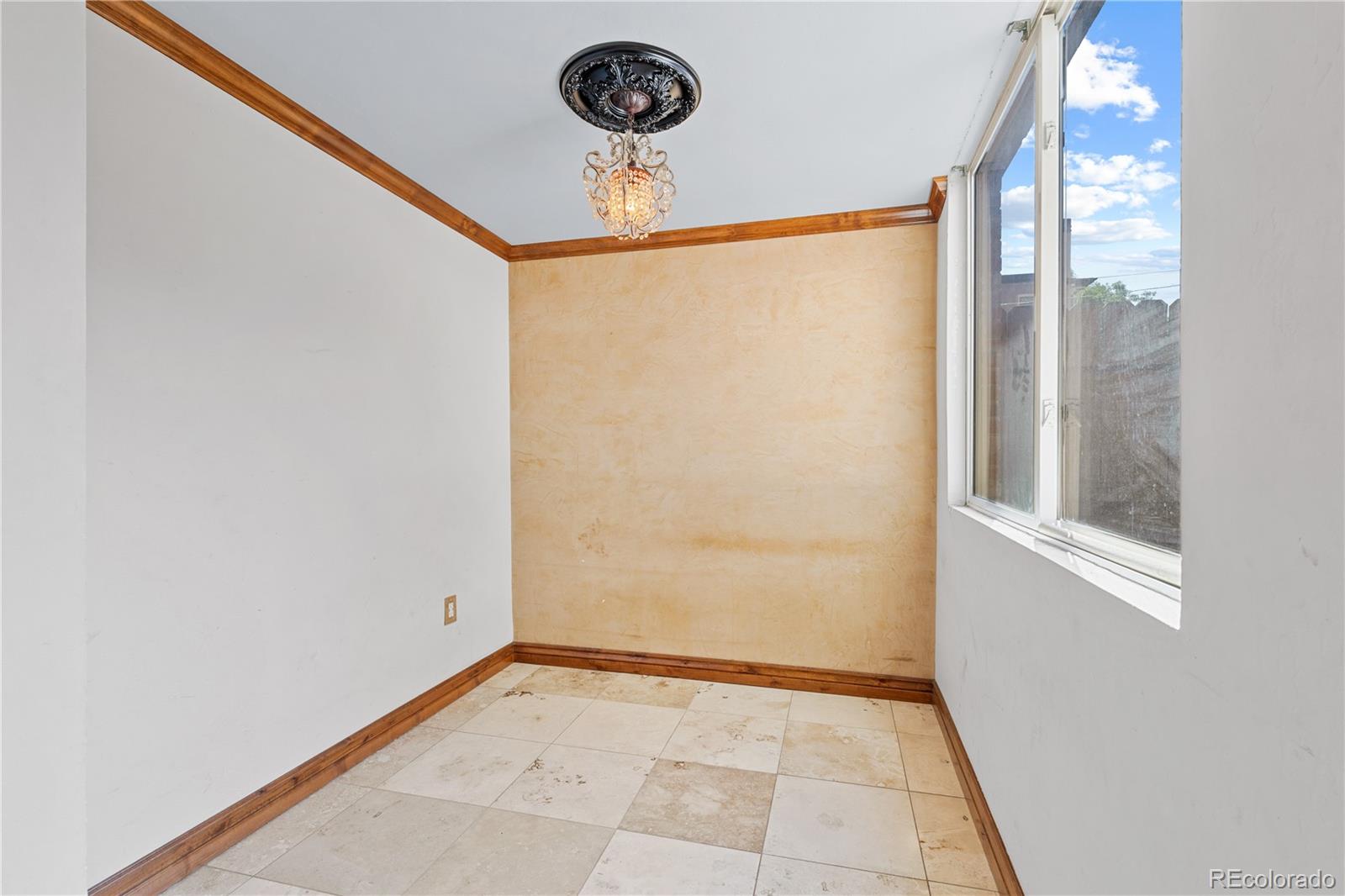 1196 N Grant Street Unit: 106